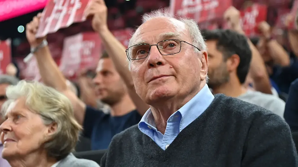 Uli-HOENESS-H-ness-Ehrenpraesident-Bayern-Muenchen-Einzelbild-angeschnittenes-Einzelmotiv-Portraet-Portrait-Portr-t-Basketball-BBL-Saison-2025-2026-Play-Off-Finale-Spiel-1-FC-Bayern-Muenchen-Alba-Berlin-am-12-06